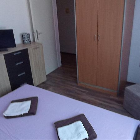 App Zeljka, 200M Beach Novi Vinodolski Buitenkant foto