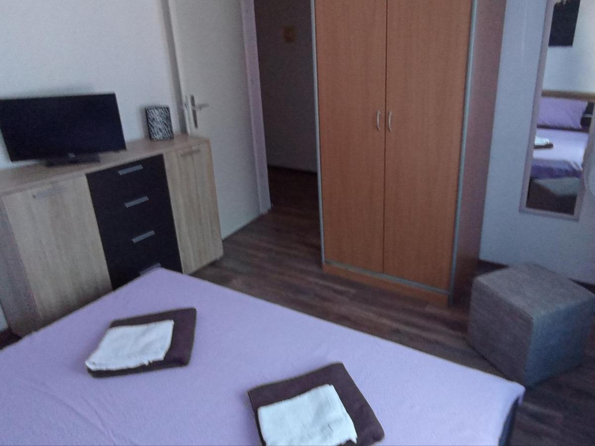 App Zeljka, 200M Beach Novi Vinodolski Buitenkant foto